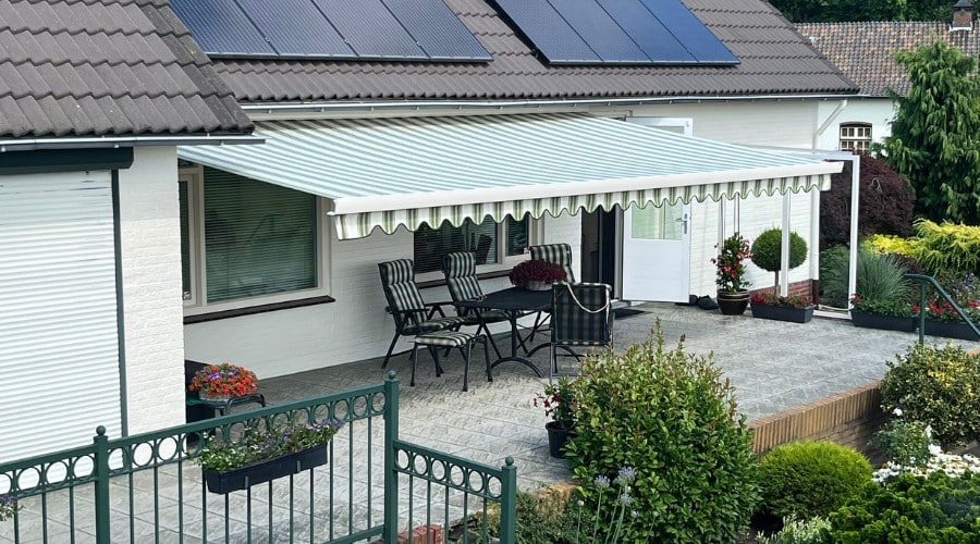 op deze afbeelding is een knikarmscherm te zien met een volant